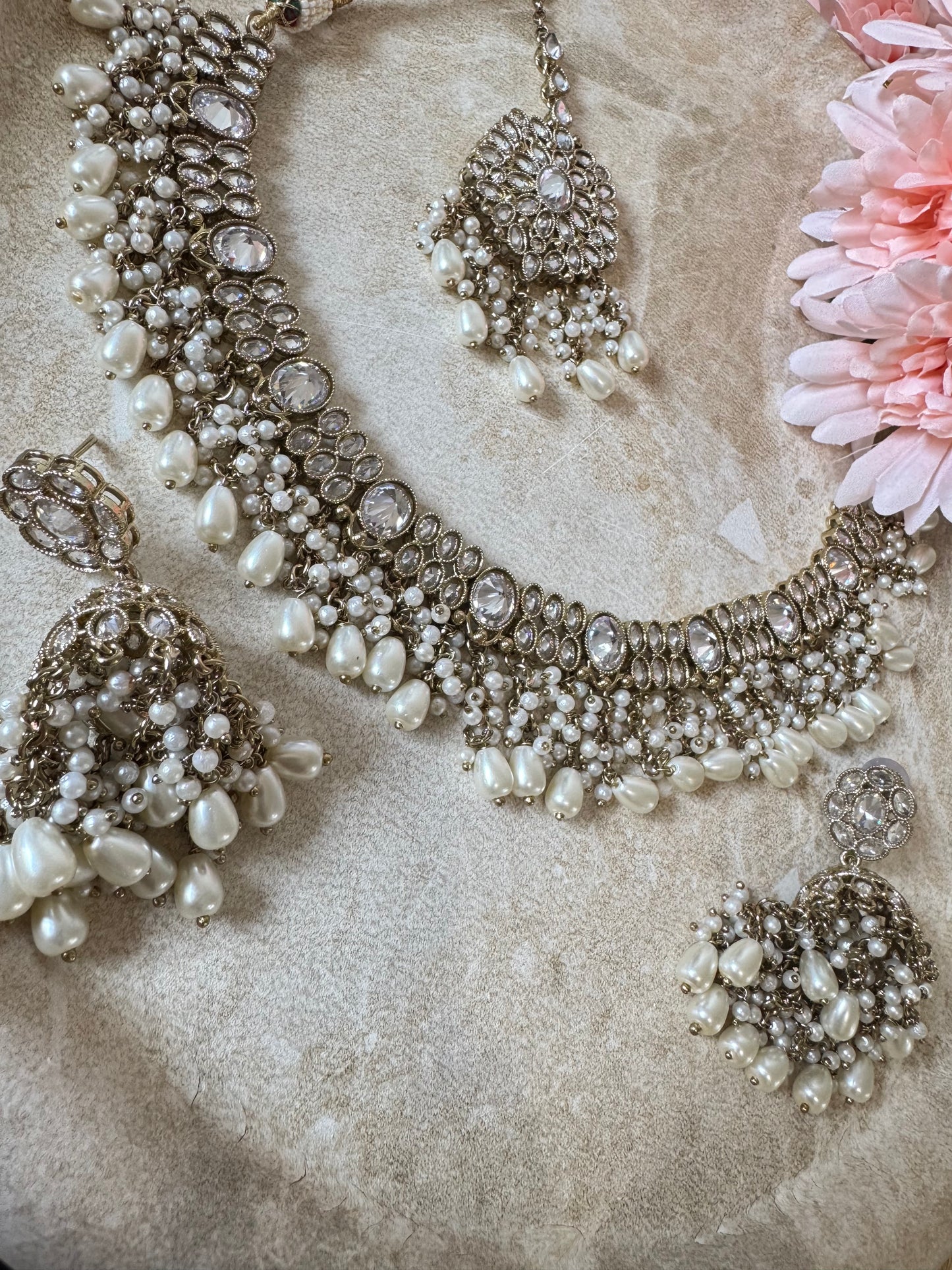 Hasrat Polki Necklace (Golden)